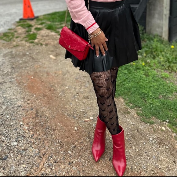 Heart Fishnets NWT - Picture 1 of 2